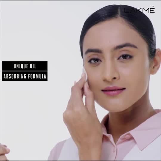 Lakmé Powerplay Matte Compact Long-Lasting Matte Finish - Image 3