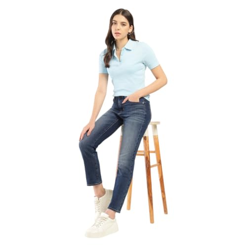 Levi's Women's High Rise 724 Slim Straight Fit Jeans - Image 4