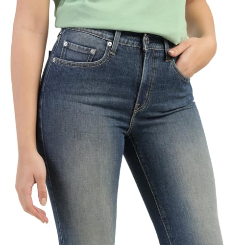 Levi's Women's High Rise 724 Slim Straight Fit Jeans - Image 5