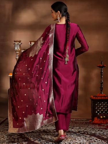 Magenta Silk Blend Kurta Set | Ethnic Chic - UrbanThreads.in - Image 5