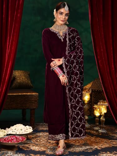 Libas Velvet Kurta Set - UrbanThreads: Effortless Elegance - Image 4