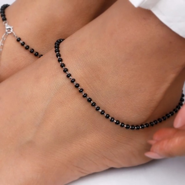 GIVA 925 Silver Swaying Shadows Anklet for Women - Image 3