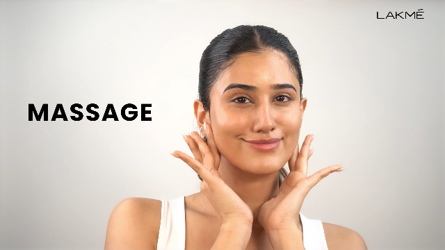 Lakme Solutions Anti-Aging Sheet Mask Pro Retinol C Complex 25ml - Image 3