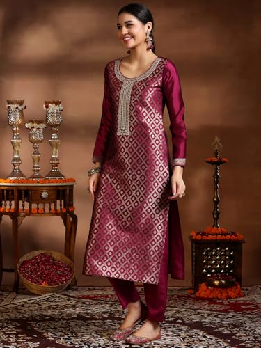 Magenta Silk Blend Kurta Set | Ethnic Chic - UrbanThreads.in - Image 4
