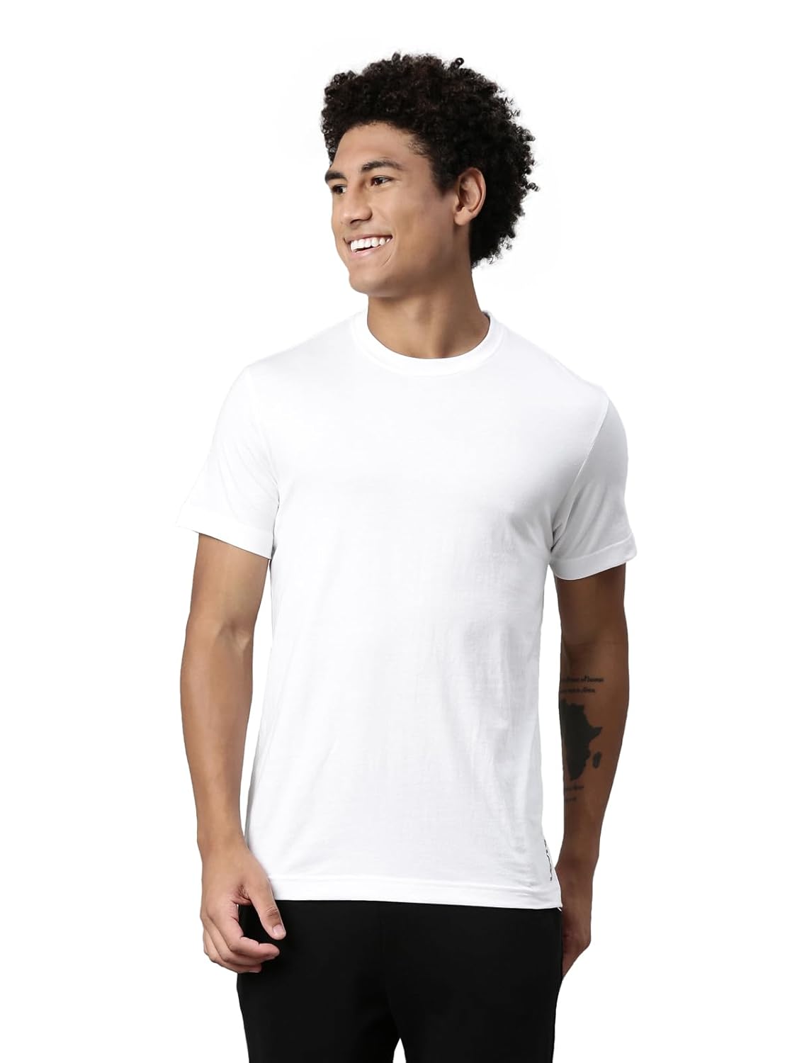 Levi's Men 025 Solid T-Shirt - Round Neck, Short Sleeves