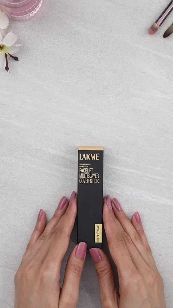 Lakme Facelift Foundation Stick - Cool Ivory - Image 3