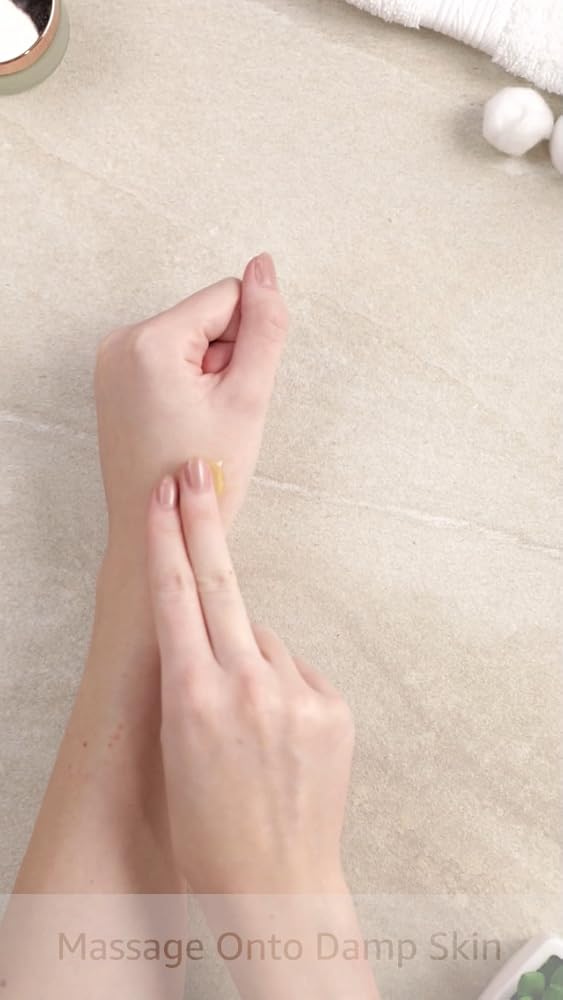 Lakmé Blush & Glow Vitamin C Face Wash Exfoliating Brightening - Image 3