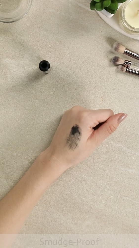 Lakmé Eyeconic Volumizing Mascara Black - Image 3