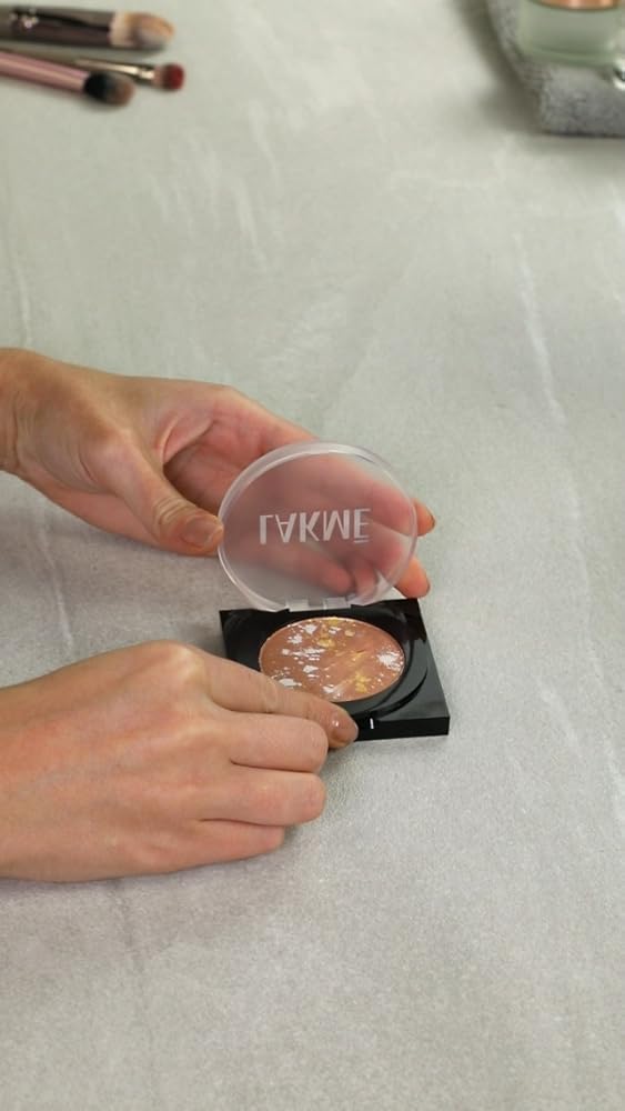 Lakme Glitterati Marble Highlighter 02 Shimmer Rose 7g - Image 3