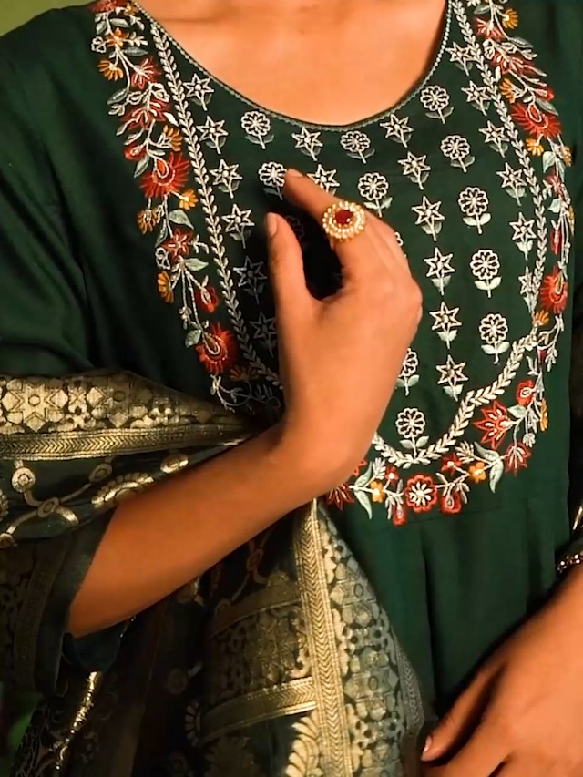 Emerald Anarkali Kurta Set - Libas | UrbanThreads.in - Image 3